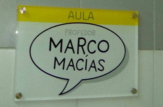  el Aula donde Marco impartía sus clases pasa a llamarse Aula De Realización Profesor Marco Macías
