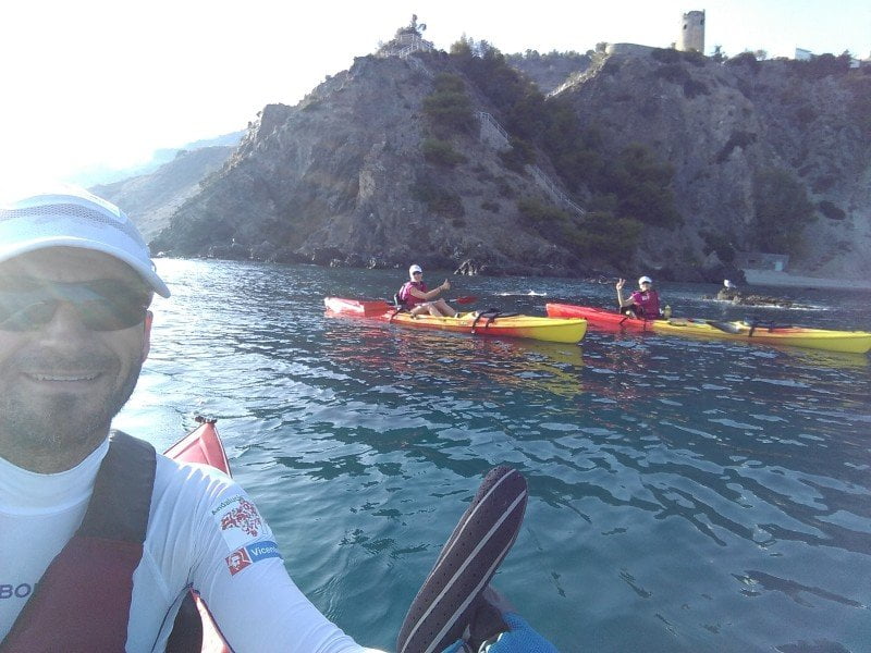 Realizando uno de los recorridos de la prueba en kayak