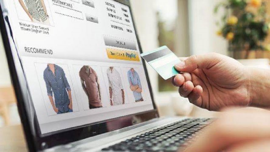 Las mujeres se gastan un 18 menos que los hombres al comprar ropa