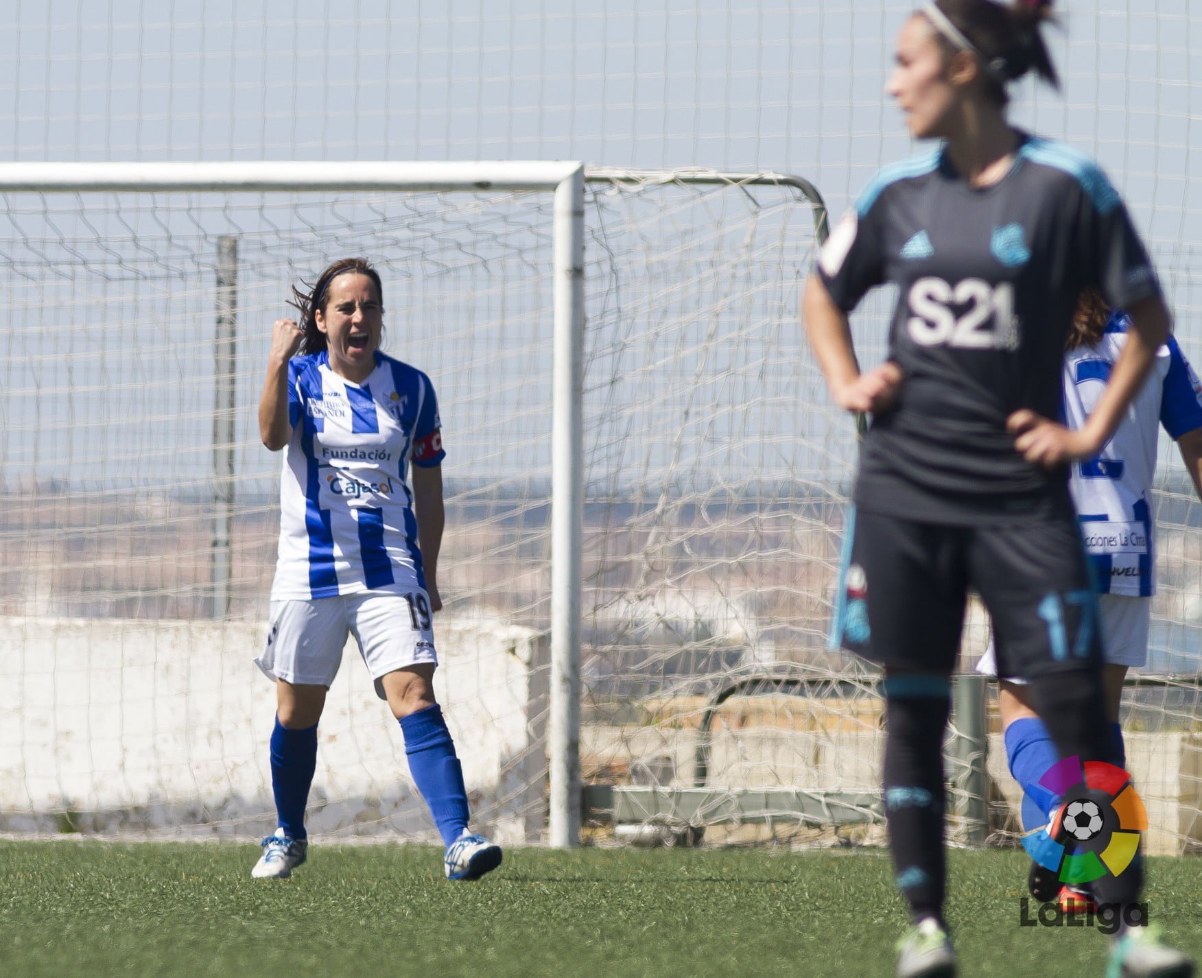 Las onubenses se las prometían muy felices tras el 1-2, pero los dos goles encajados al final del partido dieron al traste con sus ilusiones