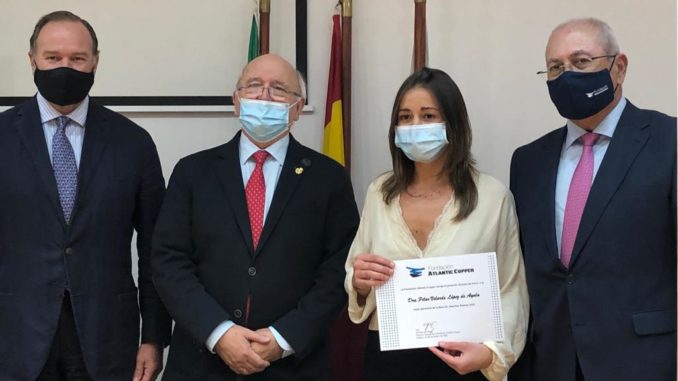 Entrega Beca Doctor Sánchez Pajares María del Pilar Velarde López de Ayala